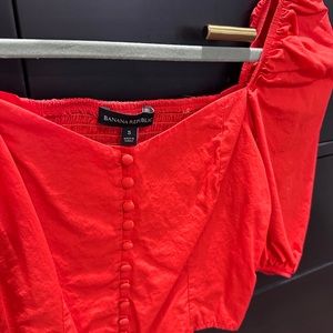Banana Republic Red Sweetheart Neckline Cropped Top in Like New condition